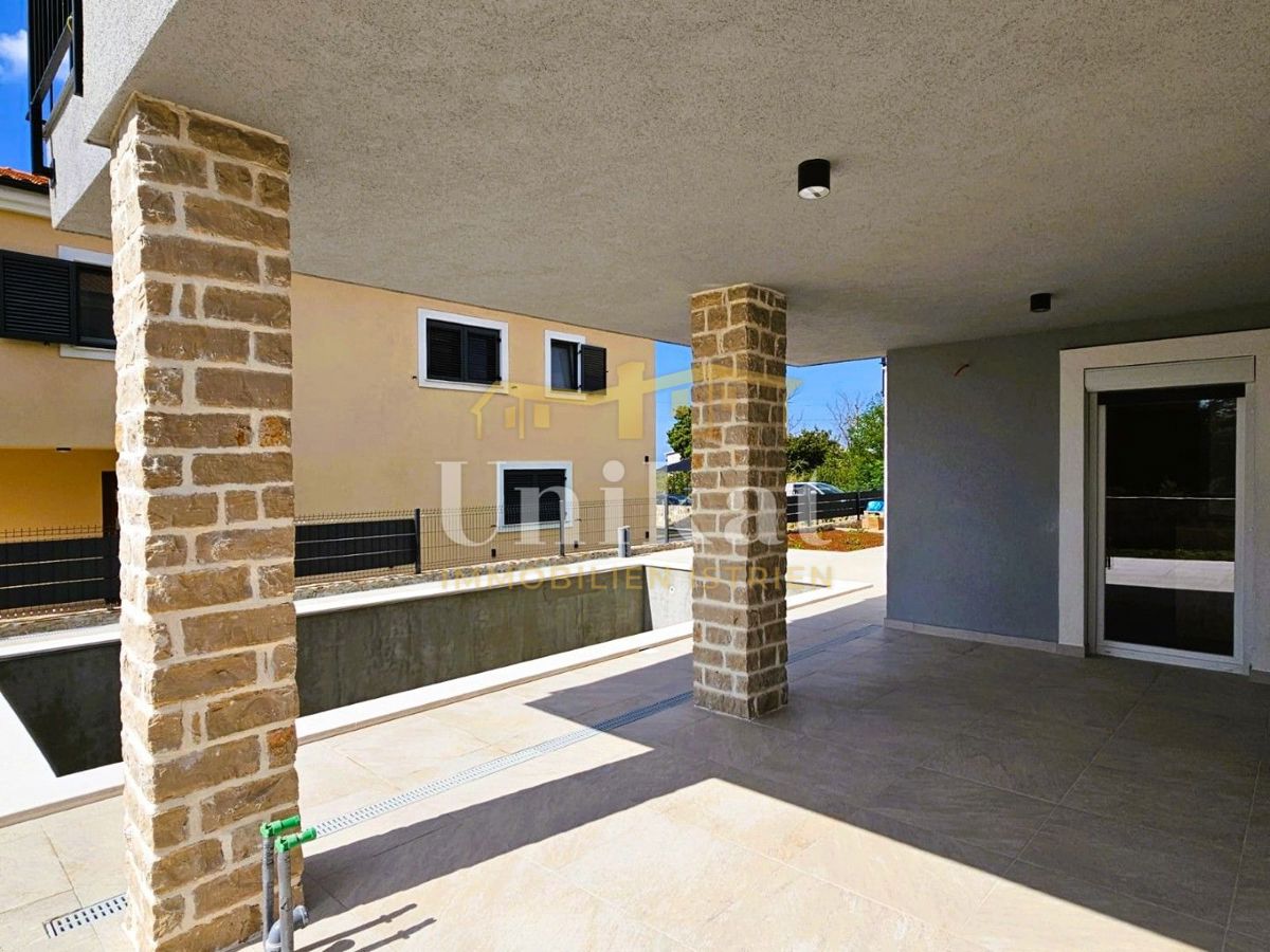 Nuova costruzione: casa con 3 camere da letto e piscina - vista mare